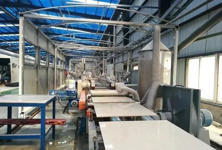 为什么不建议买便宜瓷砖？因为会产生这样的后果