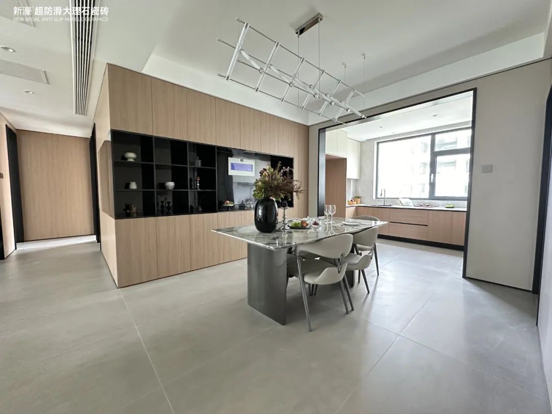 新濠潮居实景案例 | 240m²奢美居所，于细节中唤起对生活的热爱